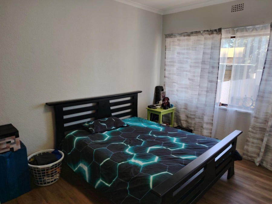 To Let 4 Bedroom Property for Rent in Stellenberg Western Cape